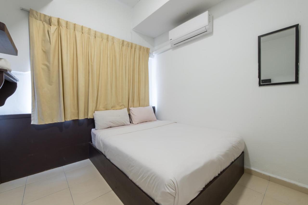 Hollitel Hotel Malacca Exterior photo