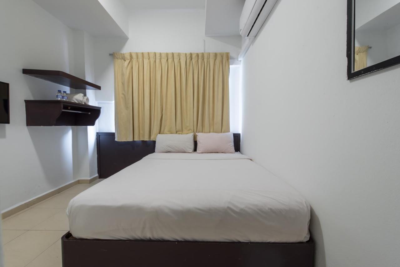 Hollitel Hotel Malacca Exterior photo