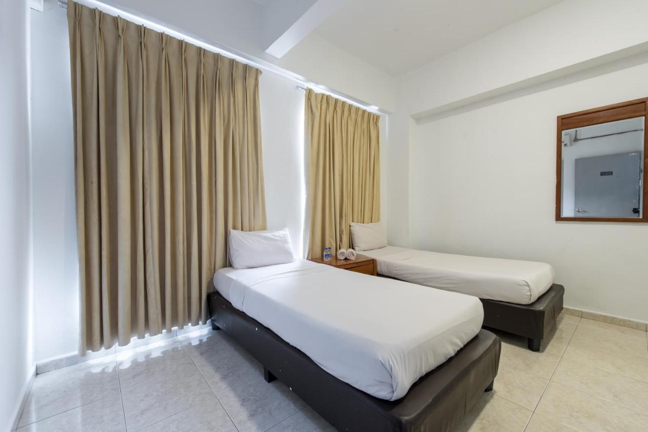 Hollitel Hotel Malacca Exterior photo