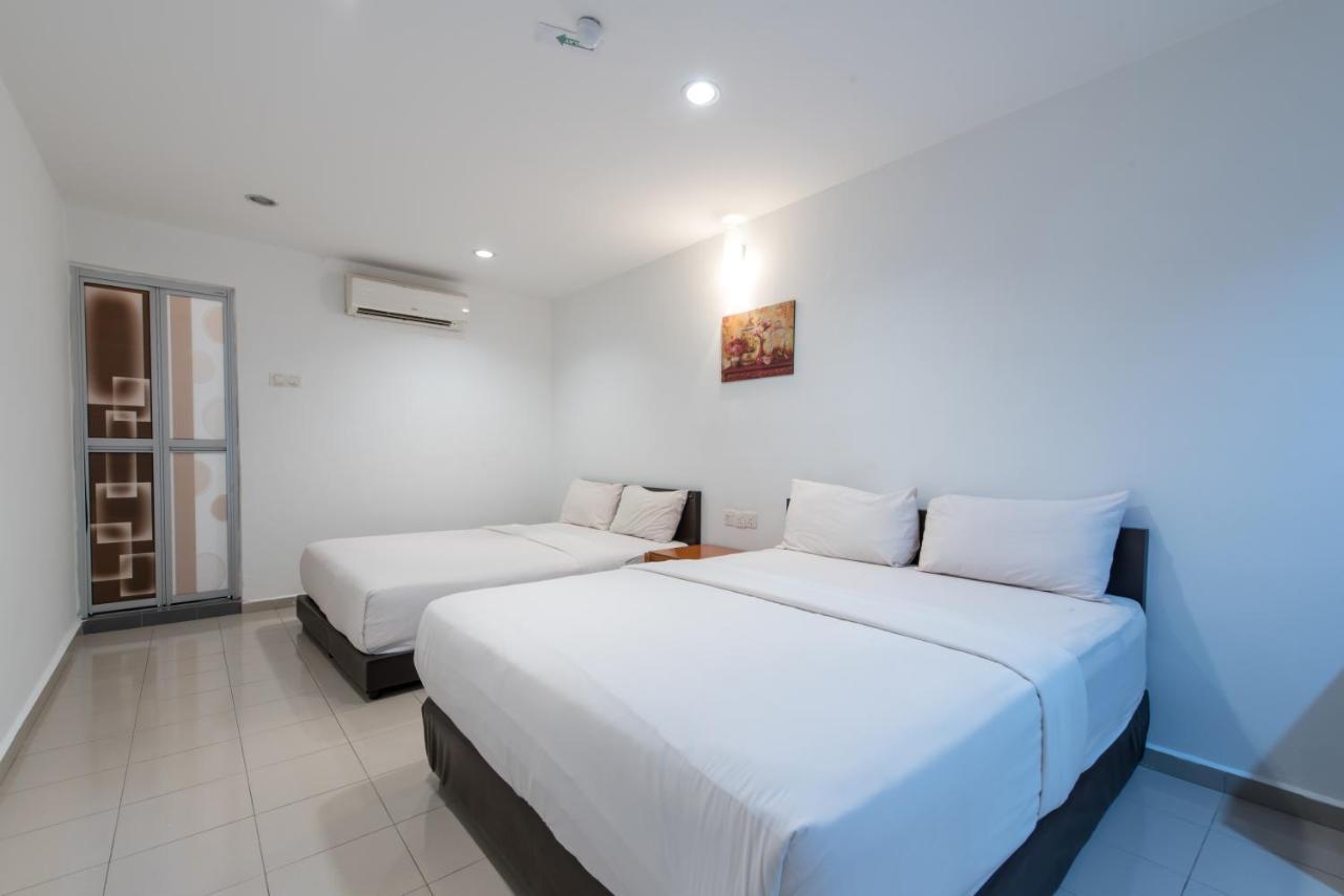 Hollitel Hotel Malacca Exterior photo